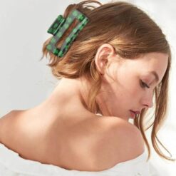 green claw clip